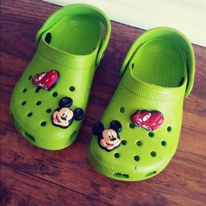 Croc’s toddler shoes size 8-9